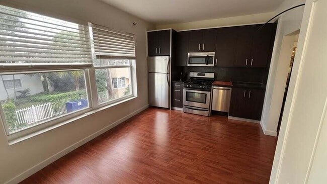 property at 1320 Drexel Ave