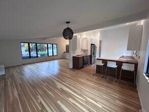 44 Marla Cir in Newton, MA - Foto de edificio - Building Photo