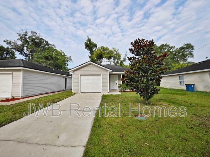 9166 Adams Ave in Jacksonville, FL - Building Photo