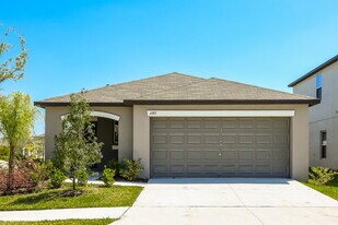 6983 KIng Creek Dr in Sun City Center, FL - Building Photo