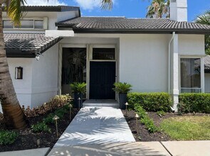 3138 Lakeview Dr in Delray Beach, FL - Building Photo - Building Photo