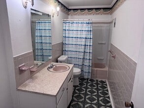 400 20th St SE, Unit 430 in Paris, TX - Foto de edificio - Building Photo