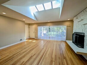 13727 35th Ave NE in Seattle, WA - Building Photo - Building Photo