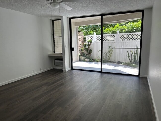 75-5669-5669 Kuakini Hwy in Kailua Kona, HI - Building Photo - Building Photo