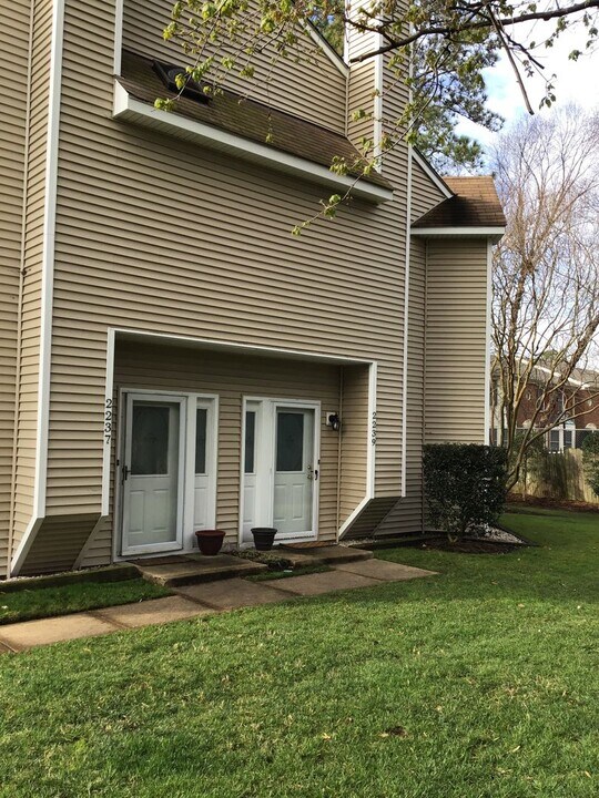 2239 W Sail Ln in Virginia Beach, VA - Building Photo