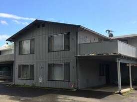 132 SE Gregory Dr in Winston, OR - Building Photo