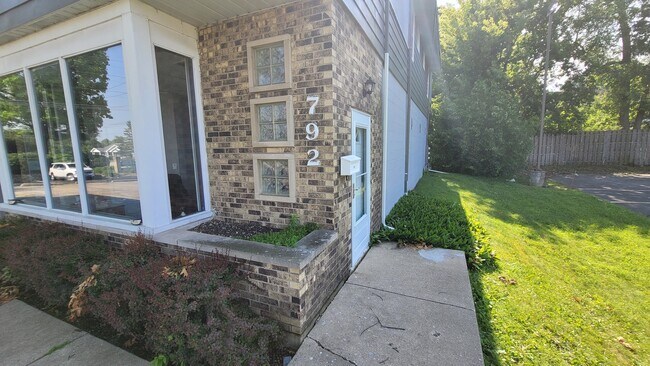 792 N Barron Blvd in Grayslake, IL - Building Photo - Building Photo