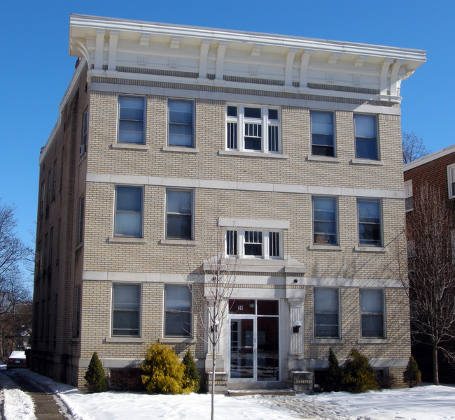 26-30 Sherman St in Hartford, CT - Foto de edificio - Building Photo