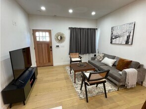 5123 Rockland Ave in Los Angeles, CA - Building Photo - Building Photo