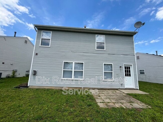 945 Marcia Dr in Trenton, OH - Building Photo - Building Photo