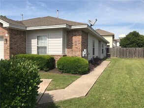 2866 Southampton Way in Round Rock, TX - Building Photo - Building Photo