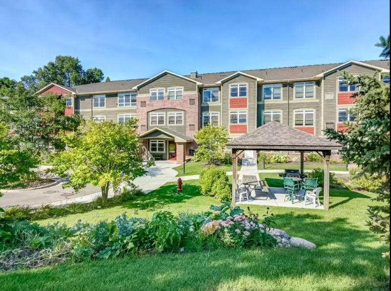 2530 E 34th St, Unit XXX in Minneapolis, MN - Building Photo