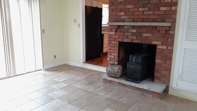 217 Oaklawn Ave in Cranston, RI - Foto de edificio - Building Photo