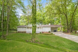 1066 Basswood Ct in Riverdale, GA - Building Photo