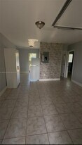 401 NW 43rd Ct in Oakland Park, FL - Building Photo