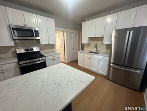 218 Hough Ave in Bridgeport, CT - Building Photo - Building Photo