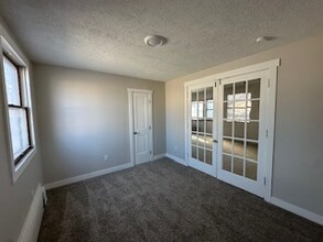 1079 W 5th St in Winona, MN - Foto de edificio - Building Photo