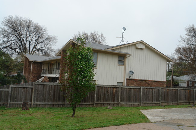 1850 S Oliver St in Wichita, KS - Building Photo - Building Photo