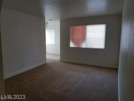 1828 N Decatur Blvd in Las Vegas, NV - Building Photo - Building Photo