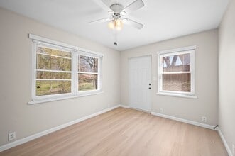 521 Hawkins Rd in Clarksville, TN - Building Photo - Building Photo