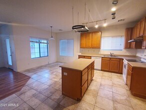 1280 E Canyon Creek Dr in Gilbert, AZ - Foto de edificio - Building Photo