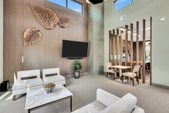 Mezzo Apartment Homes in Virginia Beach, VA - Foto de edificio - Building Photo