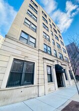 3933 N Clarendon Ave in Chicago, IL - Foto de edificio - Building Photo