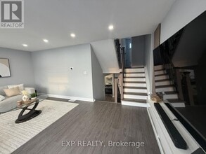 7001 Casey St in Niagara Falls, ON - Building Photo - Building Photo