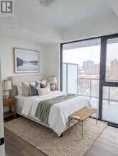 2075 Lakeshore Rd. in Burlington, ON - Building Photo - Building Photo