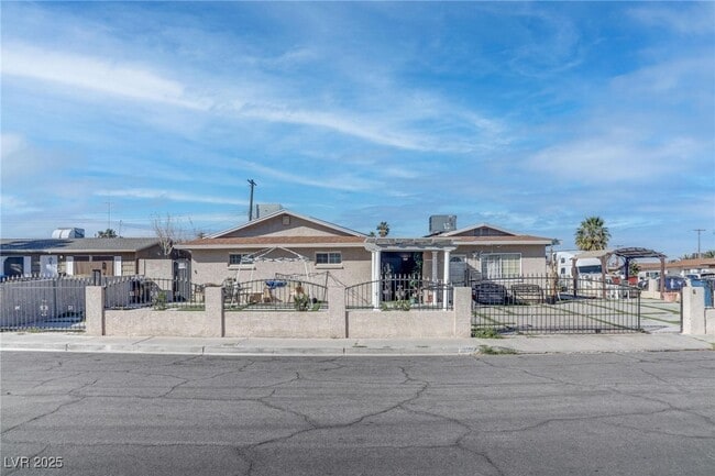 property at 944 De Met Dr