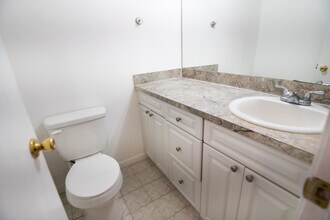 22605 SW 66th Ave in Boca Raton, FL - Building Photo - Building Photo