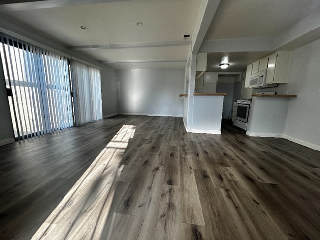2120 Delaware St in Huntington Beach, CA - Building Photo - Building Photo