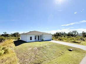 462 Omen St in Punta Gorda, FL - Building Photo - Building Photo