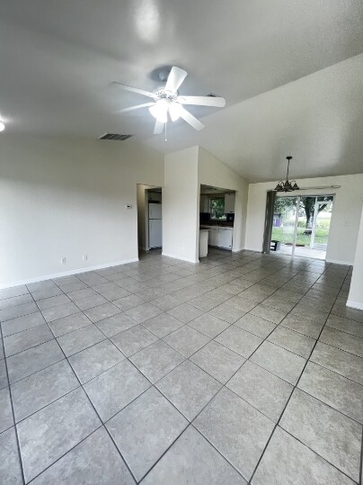727 SE 8th Pl in Cape Coral, FL - Building Photo - Building Photo