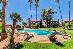 6149 W Oakey Blvd in Las Vegas, NV - Building Photo