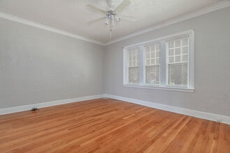7234 Amherst Ave, Unit 2W in University City, MO - Foto de edificio - Building Photo