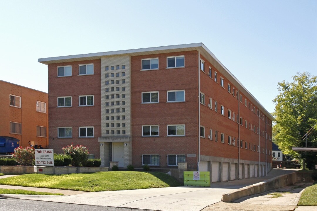 Tvelen apartments in St. Louis, MO - Building Photo