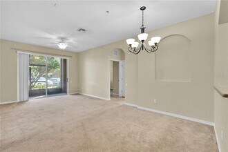 8304 Portofino Dr in Davenport, FL - Building Photo - Building Photo