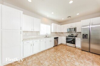 4680 E Laurel Ave in Gilbert, AZ - Building Photo - Building Photo