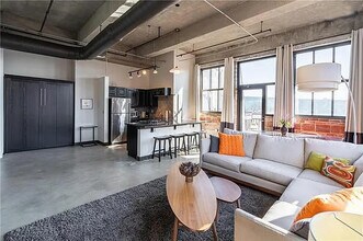 1535 Walnut St, Unit 604 in Kansas City, MO - Foto de edificio - Building Photo