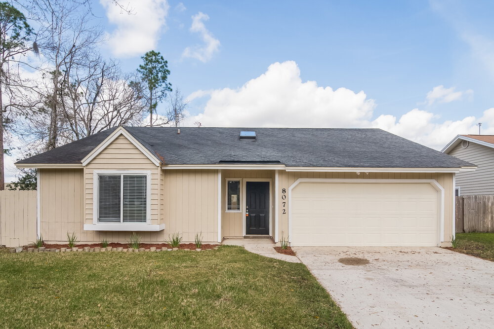 8072 Honeysuckle Ln in Jacksonville, FL - Building Photo