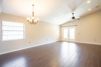 4315 Sandhurst Dr in Orlando, FL - Building Photo - Building Photo