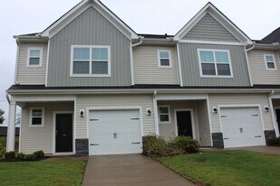 17 Apricot Ln in Duncan, SC - Building Photo
