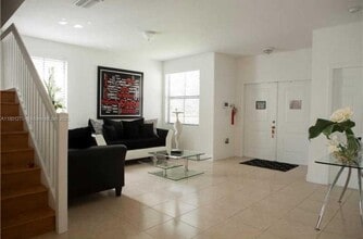 9835 NW 10th St in Miami, FL - Building Photo - Building Photo