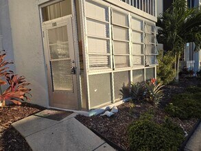 4908 38th Way S in St. Petersburg, FL - Foto de edificio - Building Photo