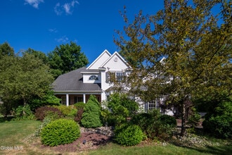 20 Fairhill Rd in Clifton Park, NY - Building Photo - Building Photo