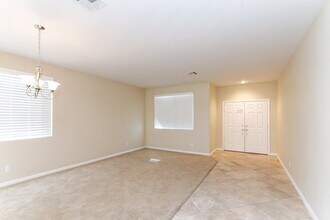 1154 Port Sunlight Ct in Henderson, NV - Building Photo - Building Photo