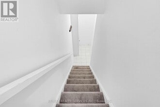 3062 Sixth Line in Oakville, ON - Building Photo - Building Photo