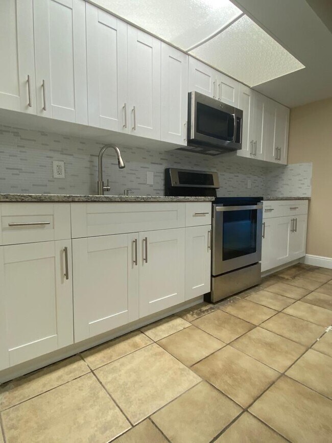 182-184 SE 10th St in Deerfield Beach, FL - Building Photo - Building Photo