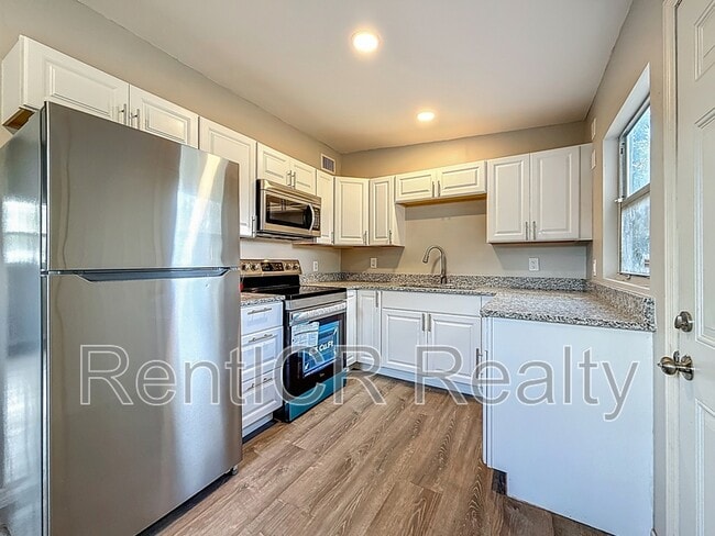 4017 E Grove St in Tampa, FL - Building Photo - Building Photo